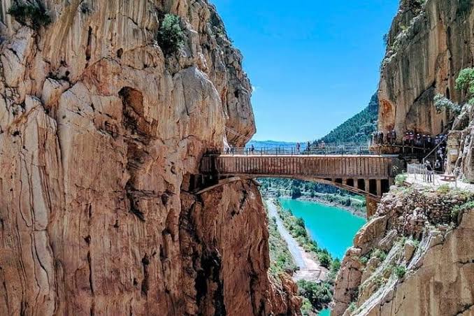 Pasarelas del Caminito del Rey suspendidas sobre el desfiladero de los Gaitanes, Málaga