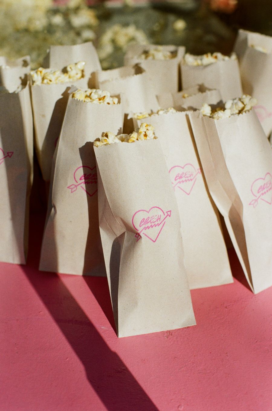 Bolsas de palomitas con el sello del corazón de Bresh.